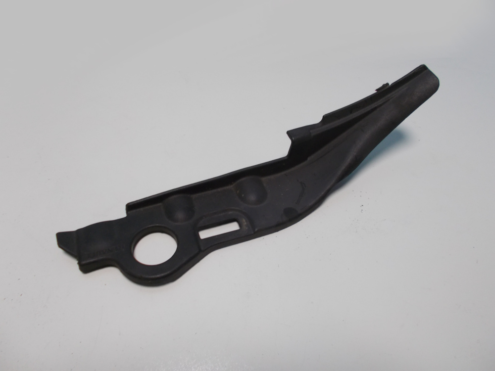 7700304883, 8200225294 Pravý plast pod přední stěrače Renault Kangoo I