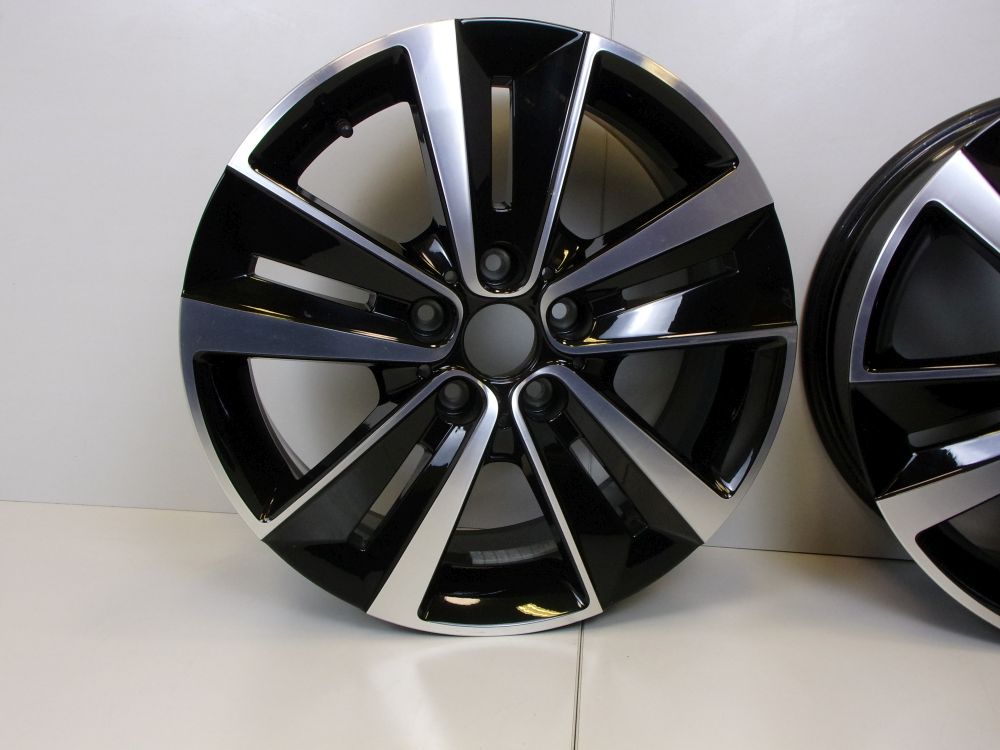 Mercedes-Benz, Renault 7x17 ET43 5x114,3x66, 403009734R / A4204010700, vč. snímače tlaku