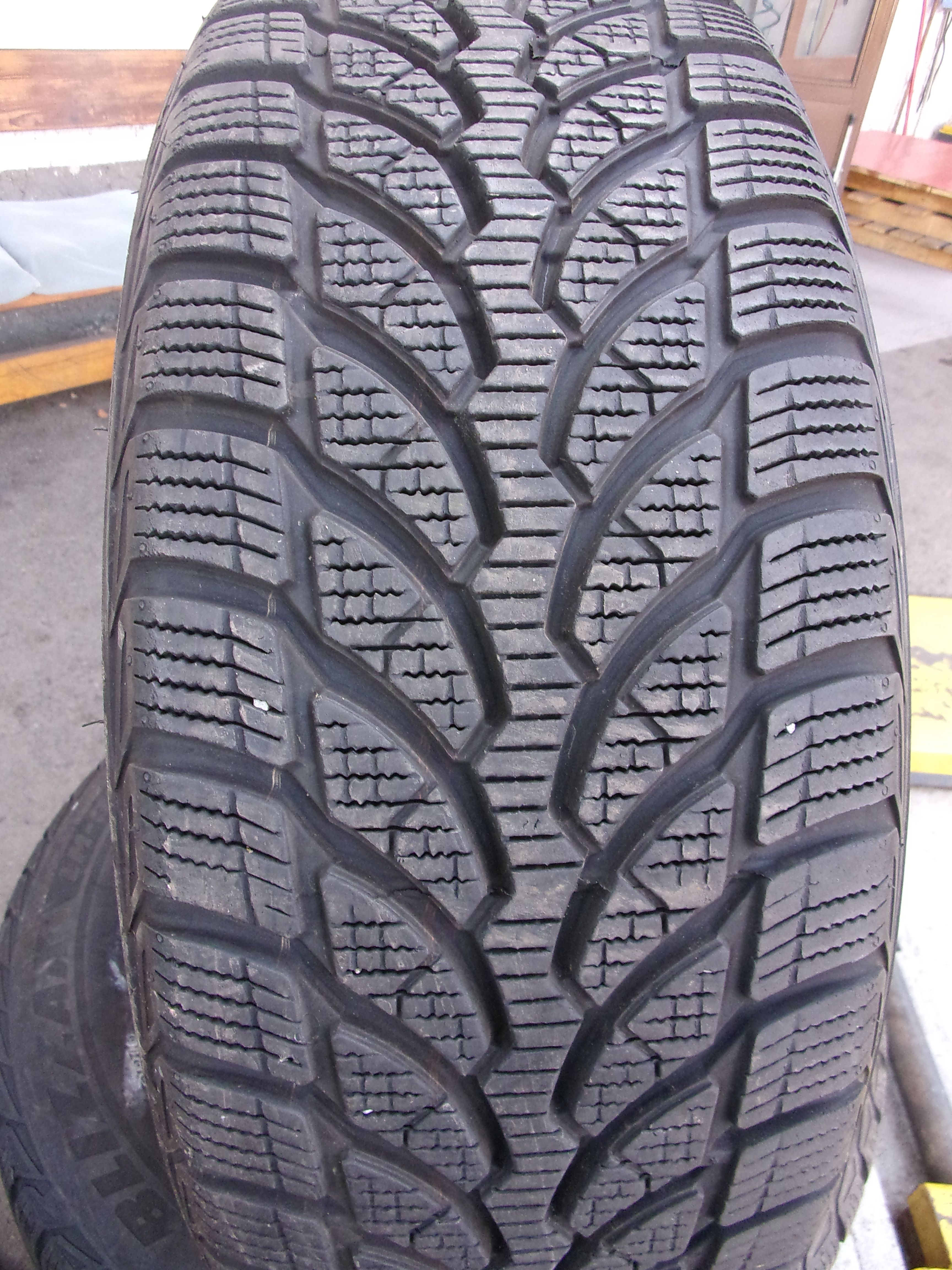 Zimní pneumatika 205/60/16 92H BRIDGESTONE Blizzak LM-32