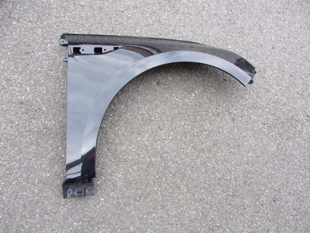 631007355R Pravý přední blatník Renault Talisman II, s vadou
