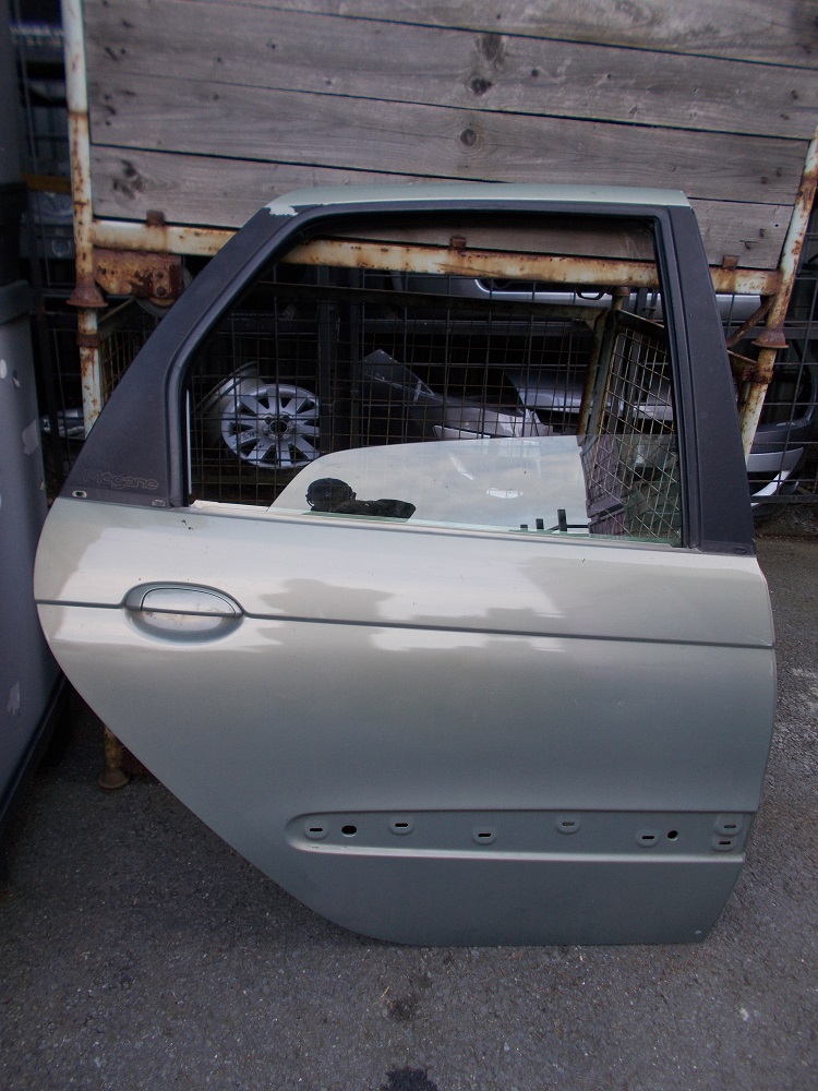 Pravé zadní dveře Renault Scenic I 1997-2003