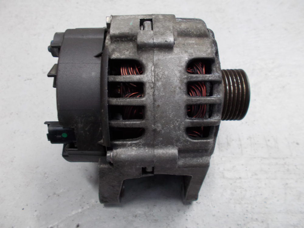 8200153710, SG9B053 Alternátor Renault