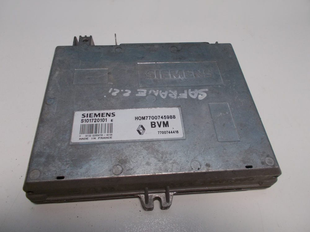 7700744416, HOM7700745988 Řídící jednotka motoru Renault Safrane 2,2i
